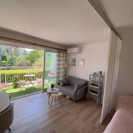 Studio Cosy 100m * Saint-Raphael (Var)